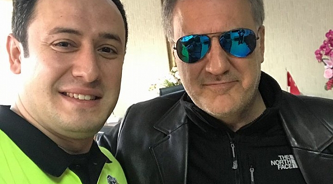 Ünlü oyuncu Gebze polisiyle selfie yaptı!