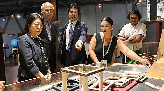 Japon Başkonsolos Bilim Merkezi'ni ziyaret etti