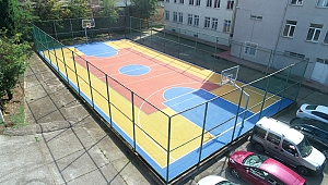 Okullar spor sahalarıyla renkleniyor