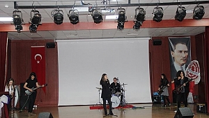 Çayırova'da öğrenciler mini konser verdi