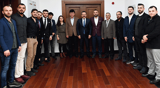 Trabzonlu Gençlerden Vali Aksoy’a davet
