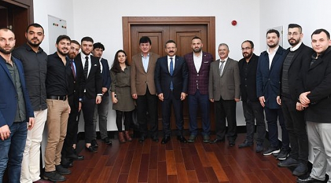 Trabzonlu Gençlerden Vali Aksoy’a davet!