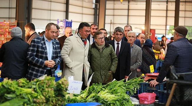 Türkkan, Çayırova'da pazarın nabzını tuttu