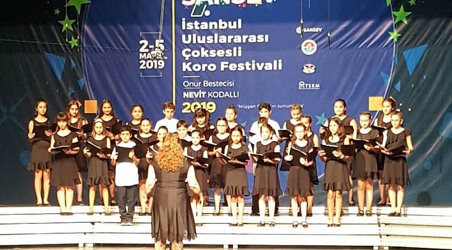 Çocuk korosu İstanbul 7.Sansev Festivalinde 