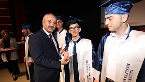 Özel çocuklara diplomaları Başkan Büyükgöz'den