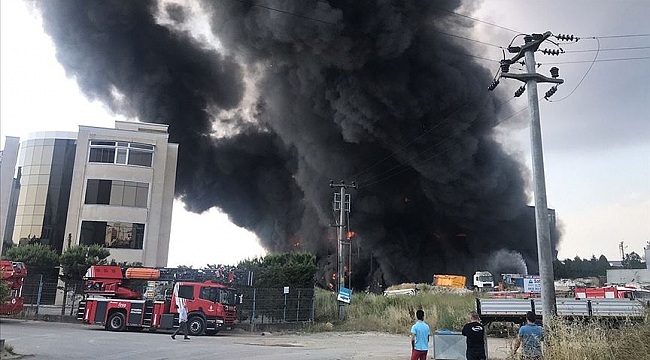 Çayırova'da fabrika ve depo yangını: 5 ölü