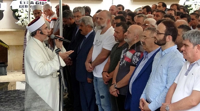 Kocaeli'de  Mursi için gıyabi cenaze namazı kılındı