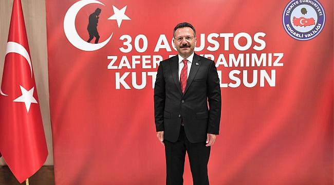 Vali Aksoy 30 Ağustos Zafer Bayramını kutladı