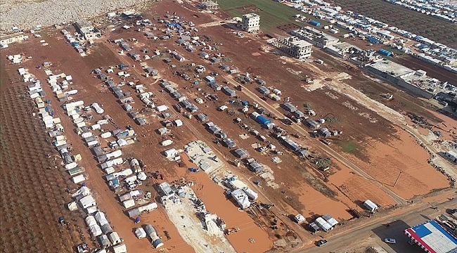 20 bin Suriyeli daha Türkiye sınırı yakınlarına göç etti