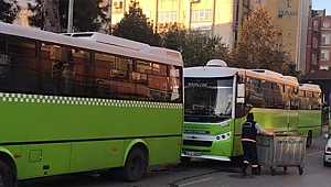 Gebze’de zincirleme kaza, 3 halk otobüsü birbirine girdi!