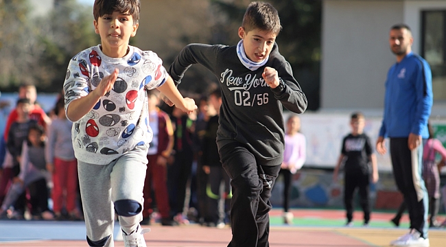 Kocaeli’de binlerce çocuk sporla geleceğe hazırlanıyor
