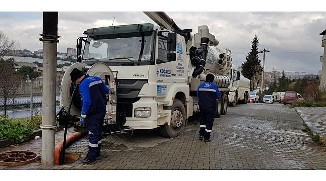 Çayırova'da kanalizasyon hatları temizleniyor