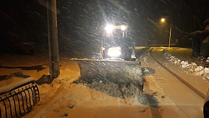 Büyükşehir Kar Timleri, gece gündüz karla mücadele ediyor