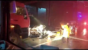 Halk otobüsüyle çarpışan otomobilin sürücüsü öldü