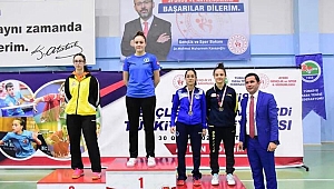 Kağıtsporlu masa tenisçi Betül, Türkiye 3.’sü oldu