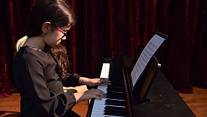 Konservatuvar öğrencilerinden piyano dinletisi