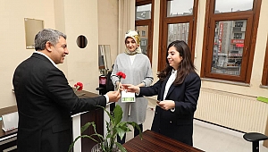 Başkan Şayir’den Kadın personellere anlamlı 8 Mart hediyesi
