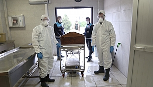 Cenaze hizmetleri çalışanları koronavirüse karşı tedbirleri artırdı