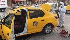 Darıca Belediyesi taksileri dezenfekte ediyor