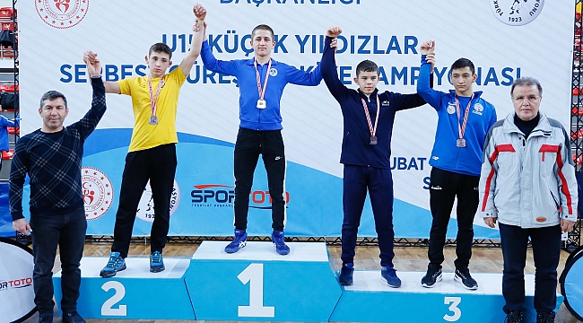 Kağıtsporlu güreşçi Bilal Türkiye Şampiyonu oldu