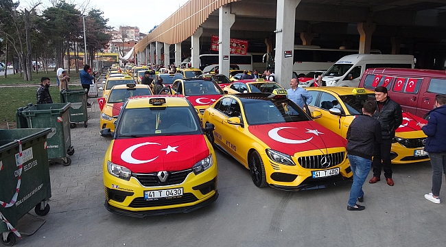 Taksicilerden Mehmetçiğe destek konvoyu