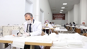 Çayırova’da belediye günde 15 bin maske üretiyor 