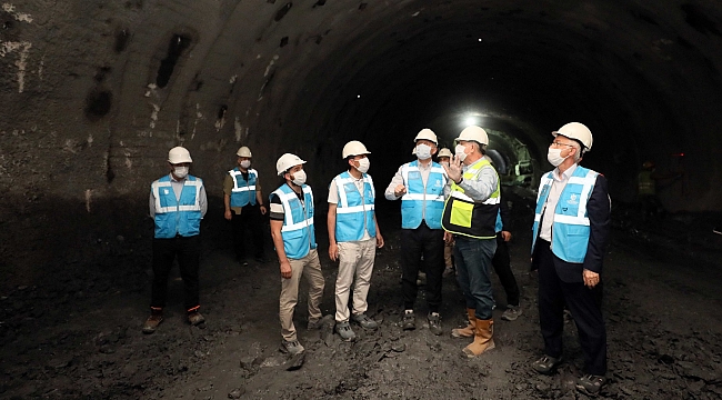 Büyükakın, yerin 52 metre altına indi, tünellerdeki çalışmaları inceledi