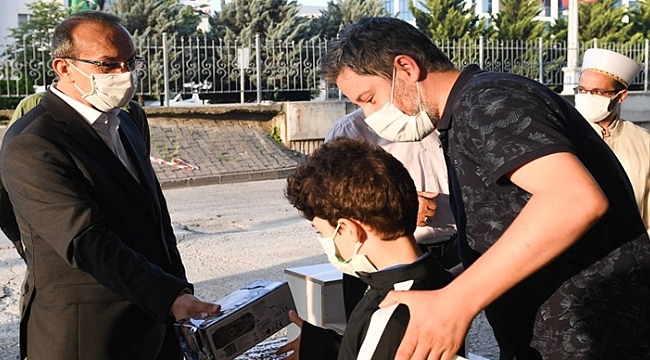 Vali Yavuz, vatandaşlarla bayramlaştı