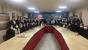 AK Parti İl Gençlik Kolları Yönetimi tanıtıldı 