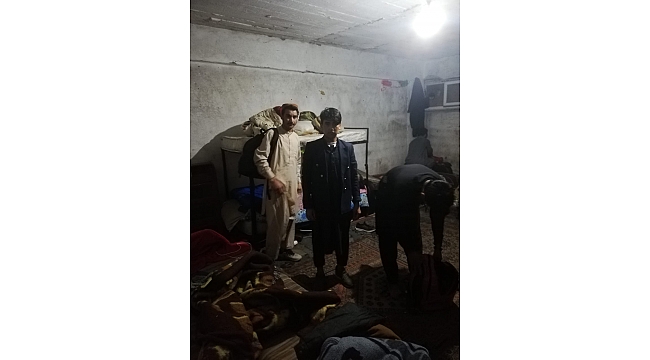 Gebze'de aynı evde kalan 17 kaçak göçmen yakalandı