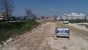 Başiskele’de yeni yapılan İl Emniyet Müdürlüğü yan yolları ve otoparkı Büyükşehir Belediyesi tarafından yapılıyor