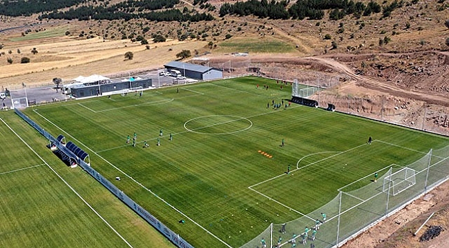 Erciyes'teki futbol kompleksi, kamplar ve hazırlık maçları için hazır