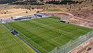 Erciyes'teki futbol kompleksi, kamplar ve hazırlık maçları için hazır