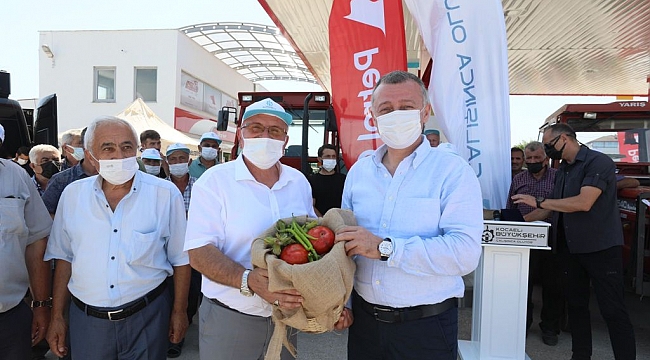 Büyükşehir’den çiftçilerimize 2 milyon litre akaryakıt desteği