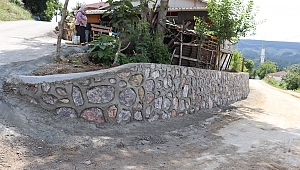 Nebihoca Mahallesi’nde  istinat duvarı çalışmaları tamamlandı