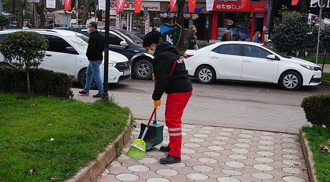 İzmit Belediyesi Temizlik İşleri Müdürlüğü kenti pırıl pırıl yapıyor