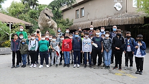 İzmit Belediyesinin özel etkinliğinde İzmitli çocuklar hayvanat bahçesini gezdi