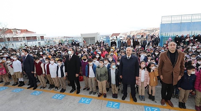 Kaymakam Güler ve Başkan Büyükgöz  Yeni Haftaya Okul Ziyaretiyle Başladı   