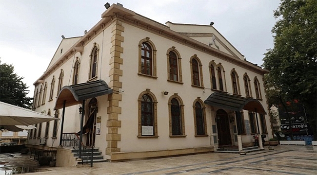 İzmit Belediyesi Ekipleri Fevziye Camii'ni Pırıl Pırıl Yaptı