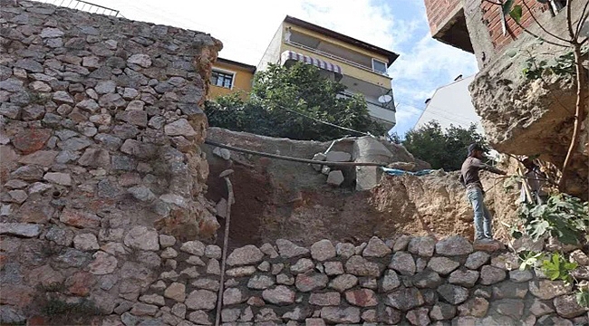 Tavşantepe'de İstinat Duvarı Çöktü