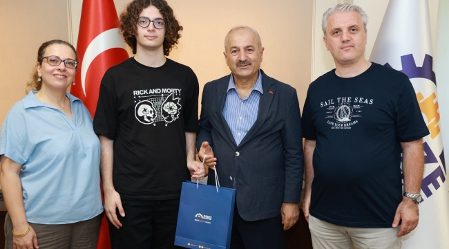 Başkan Büyükgöz, Gebze’nin YKS Şampiyonlarını Ağırladı